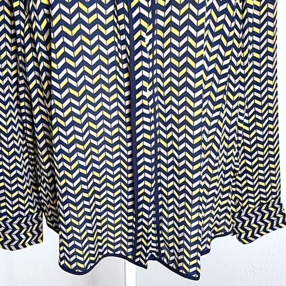 Tommy Hilfiger Navy Blue & Yellow Chevron Blouse, Size Large - Picture 3 of 9